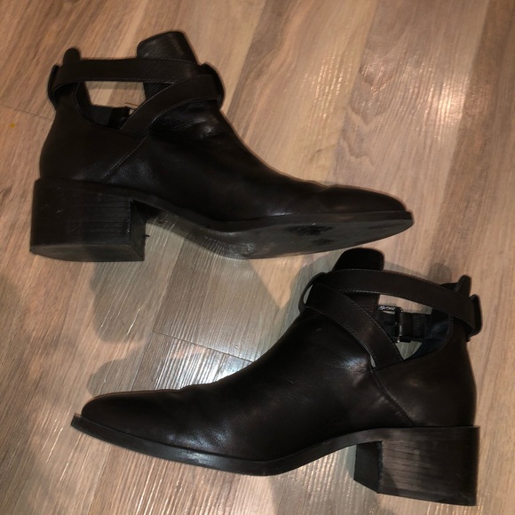 & Other Stories Cut Out Leather Ankle Boots - Picture 8 of 8